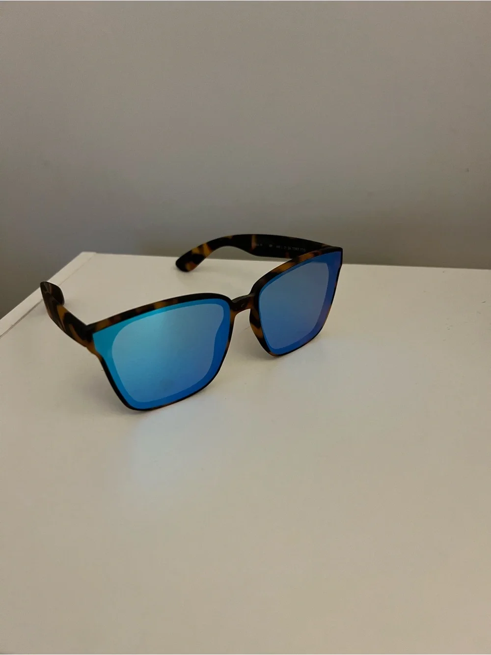 Tortoiseshell Sunglasses with Blue Mirrored Lenses - Women